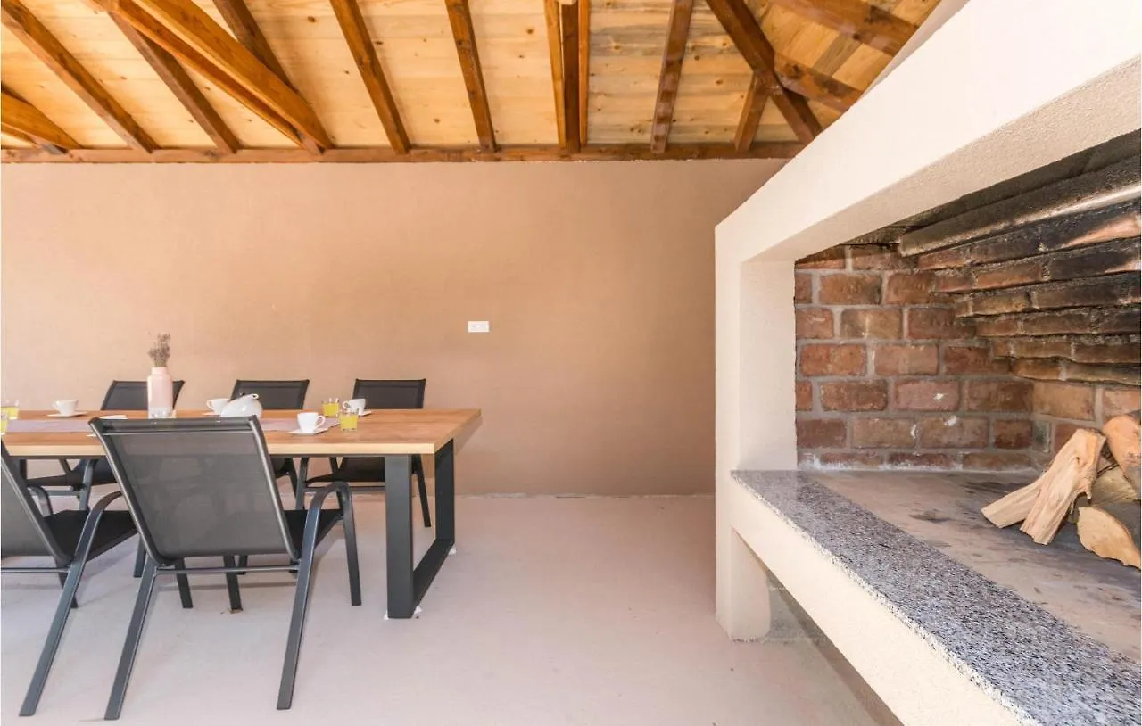 4 Bedroom Awesome Home In Sikovo Holiday home