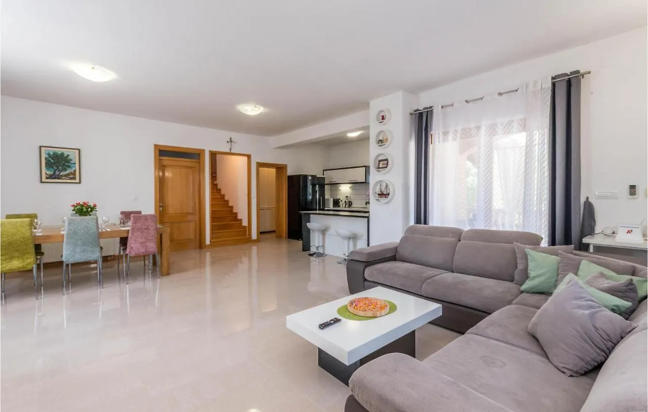 4 Bedroom Awesome Home In Sikovo 0*,  Croatia