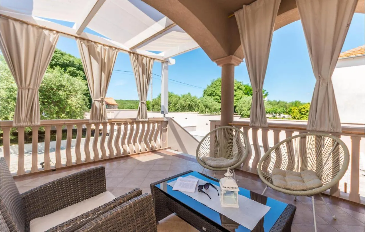 4 Bedroom Awesome Home In Sikovo Holiday home