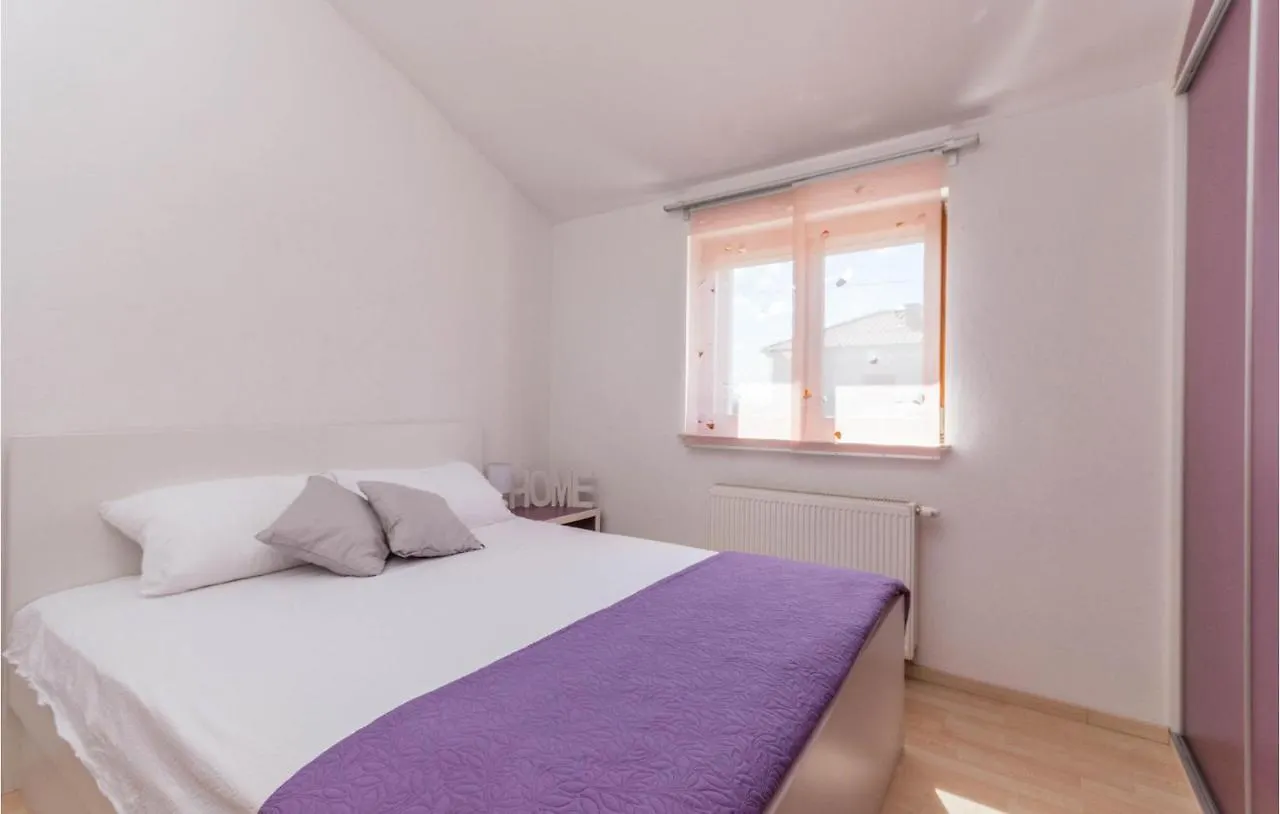 Holiday home 4 Bedroom Awesome Home In Sikovo