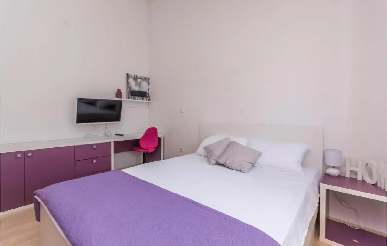 Holiday home 4 Bedroom Awesome Home In Sikovo