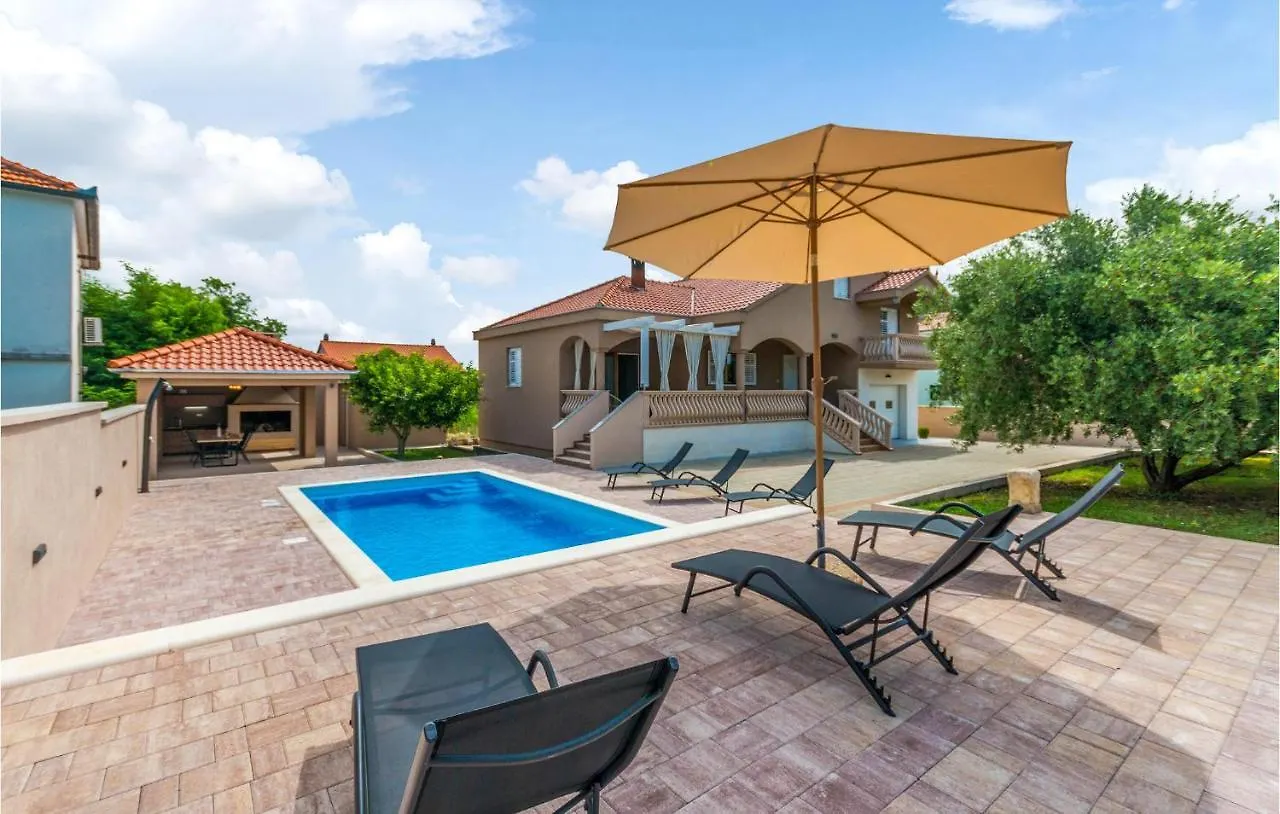 4 Bedroom Awesome Home In Sikovo contacts