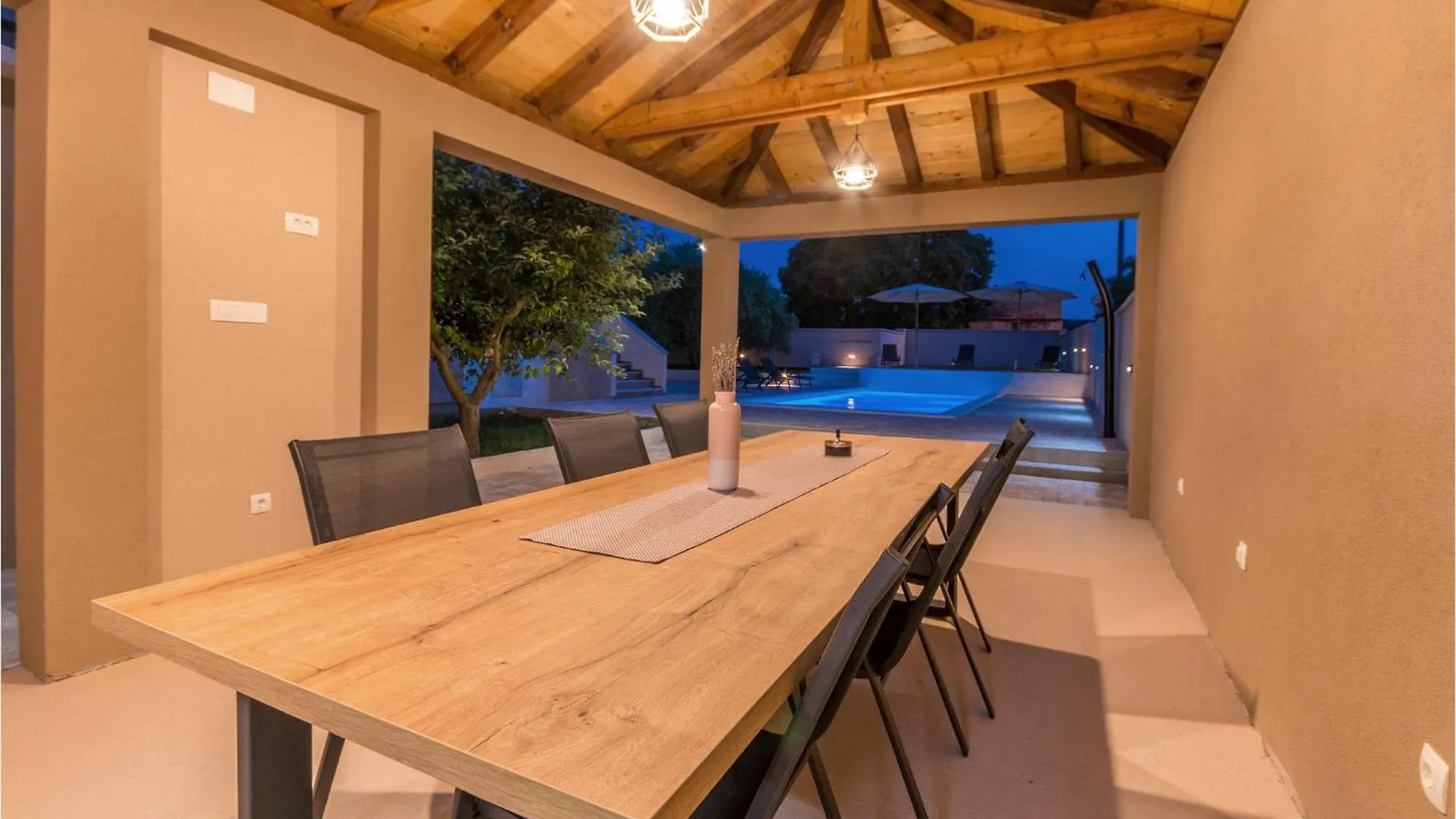 4 Bedroom Awesome Home In Sikovo Croatia