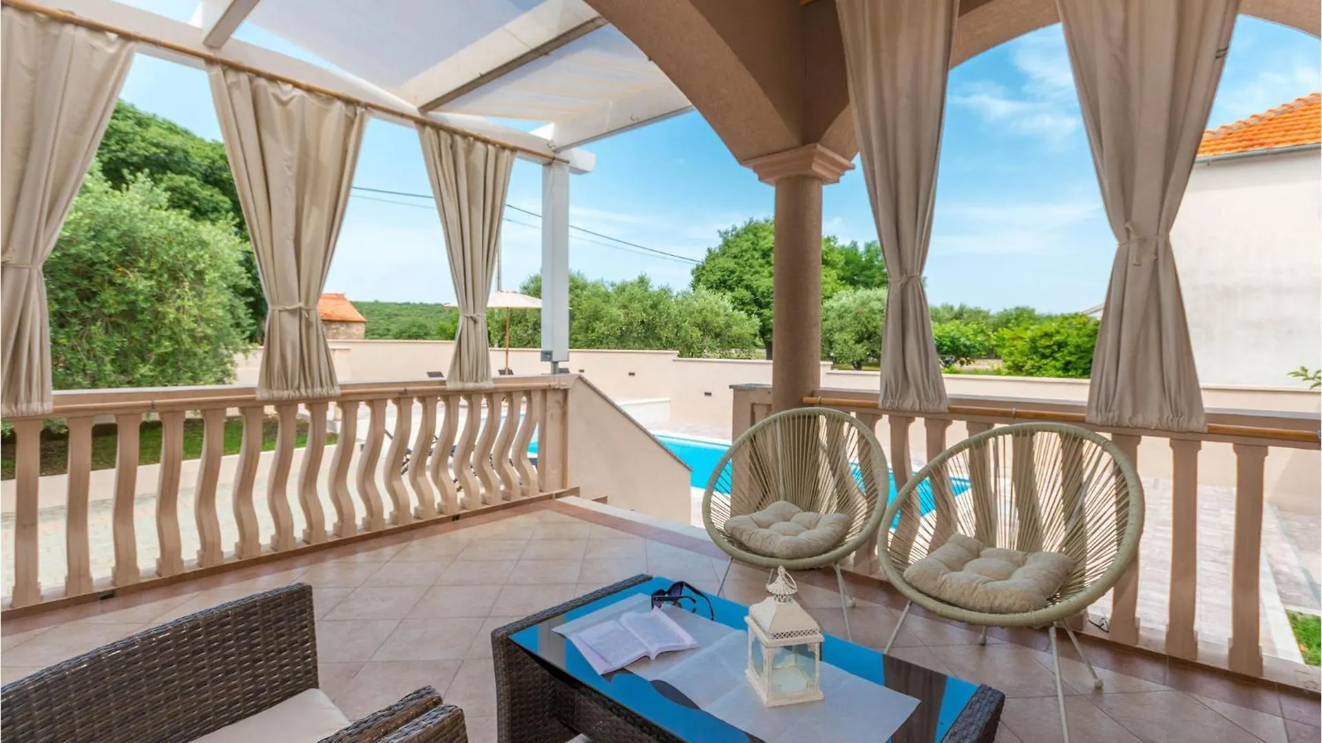 4 Bedroom Awesome Home In Sikovo